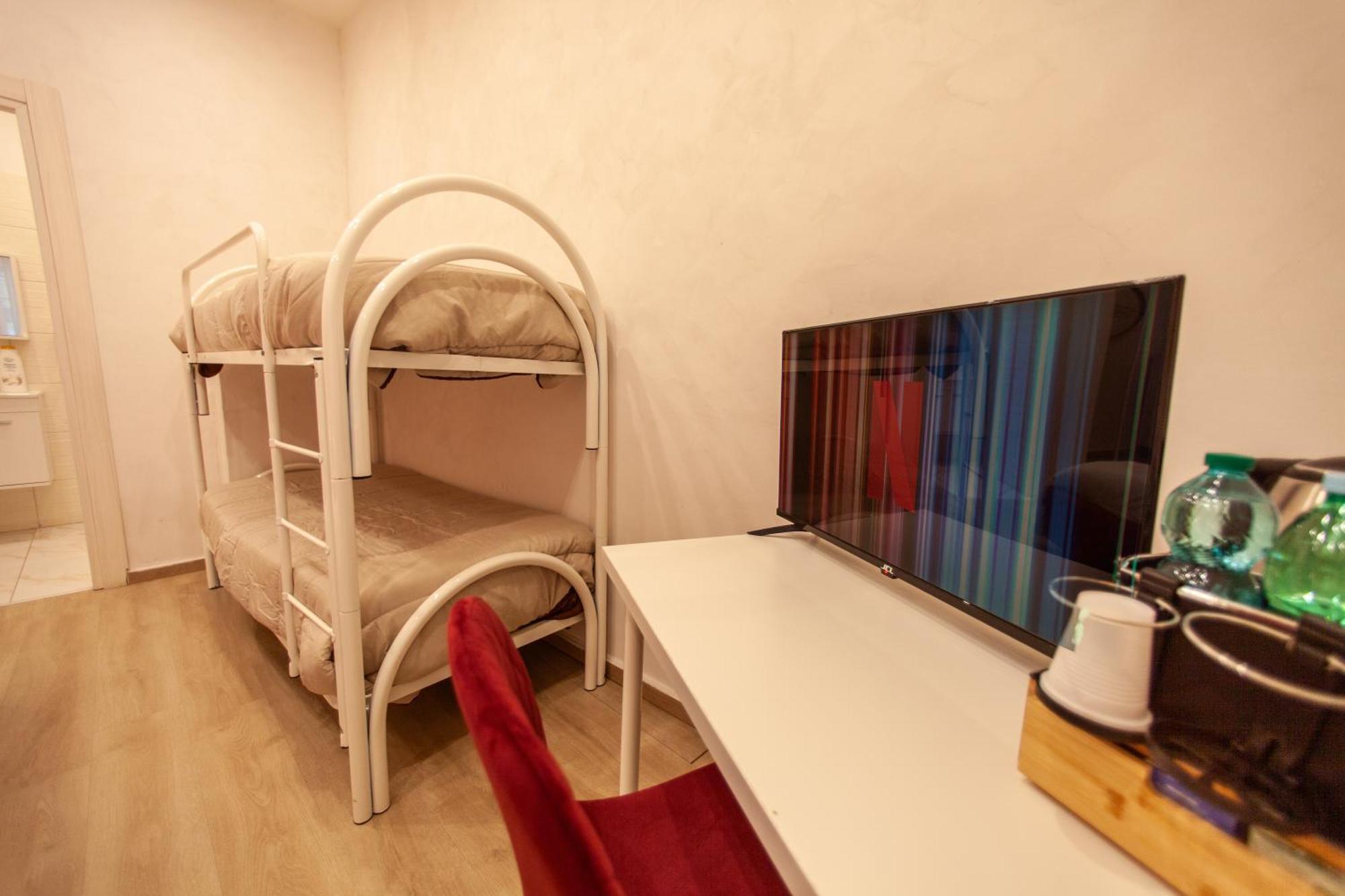 Easy Boarding Hotel Nápoly Kültér fotó